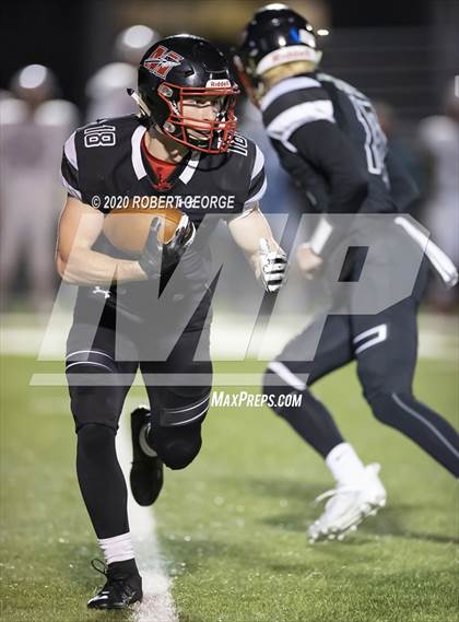 Thumbnail 3 in Arrowhead vs Muskego (WIAA Round 1 Playoff) photogallery.