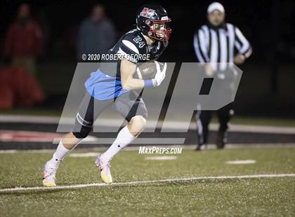 Thumbnail 1 in Arrowhead vs Muskego (WIAA Round 1 Playoff) photogallery.
