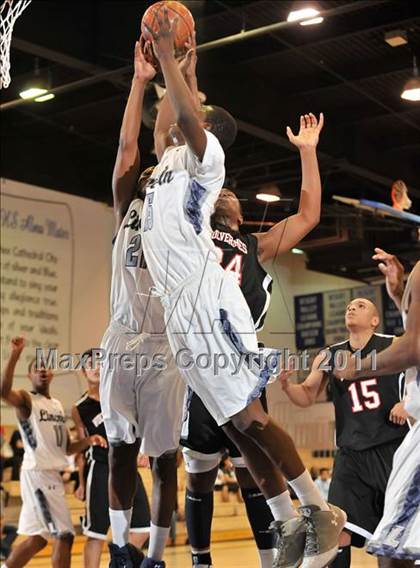 Thumbnail 2 in Harvard-Westlake vs. Lincoln (MaxPreps Holiday Classic) photogallery.