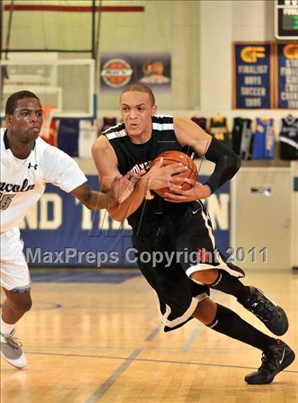 Thumbnail 1 in Harvard-Westlake vs. Lincoln (MaxPreps Holiday Classic) photogallery.