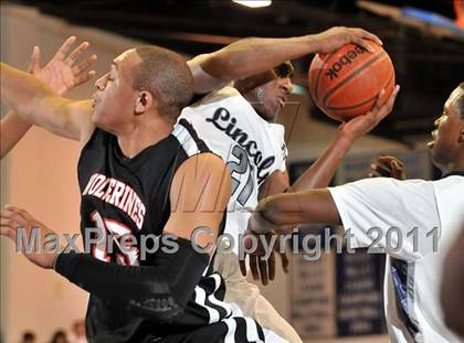 Thumbnail 3 in Harvard-Westlake vs. Lincoln (MaxPreps Holiday Classic) photogallery.