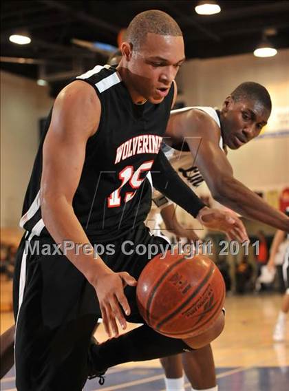 Thumbnail 3 in Harvard-Westlake vs. Lincoln (MaxPreps Holiday Classic) photogallery.