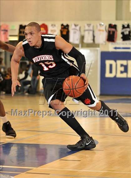 Thumbnail 1 in Harvard-Westlake vs. Lincoln (MaxPreps Holiday Classic) photogallery.