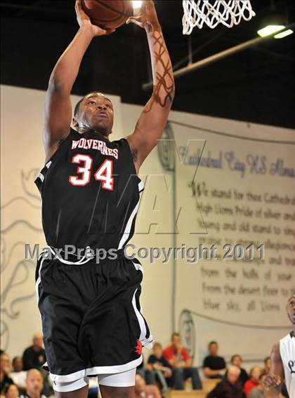 Thumbnail 2 in Harvard-Westlake vs. Lincoln (MaxPreps Holiday Classic) photogallery.