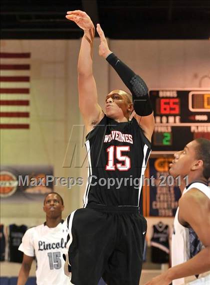 Thumbnail 2 in Harvard-Westlake vs. Lincoln (MaxPreps Holiday Classic) photogallery.