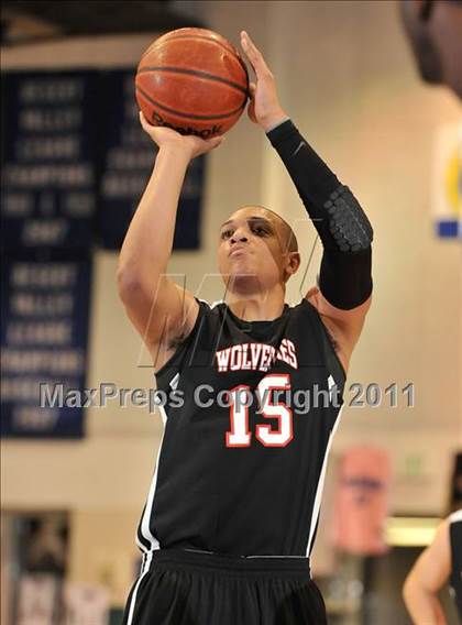 Thumbnail 3 in Harvard-Westlake vs. Lincoln (MaxPreps Holiday Classic) photogallery.