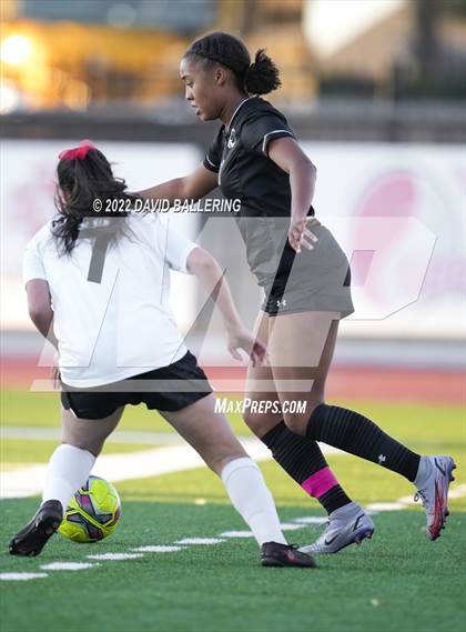 Thumbnail 3 in Marcus vs Guyer (UIL 6A Bi-District Playoff) photogallery.