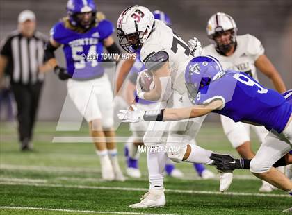Thumbnail 1 in Roosevelt vs. Gunter (UIL 3A DII Semifinal) photogallery.