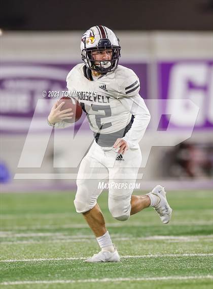 Thumbnail 3 in Roosevelt vs. Gunter (UIL 3A DII Semifinal) photogallery.