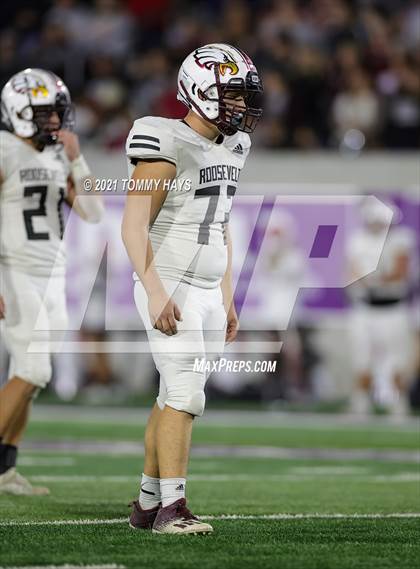 Thumbnail 1 in Roosevelt vs. Gunter (UIL 3A DII Semifinal) photogallery.