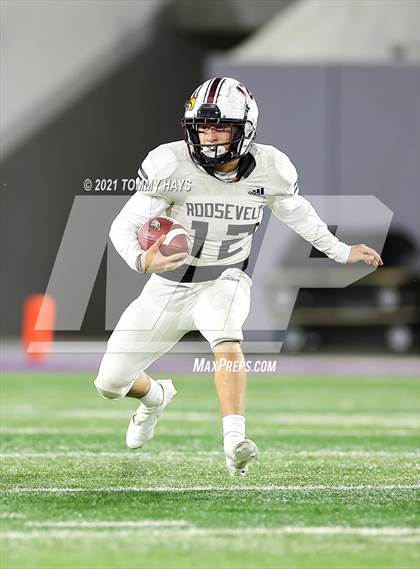 Thumbnail 3 in Roosevelt vs. Gunter (UIL 3A DII Semifinal) photogallery.