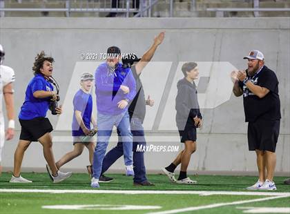 Thumbnail 1 in Roosevelt vs. Gunter (UIL 3A DII Semifinal) photogallery.