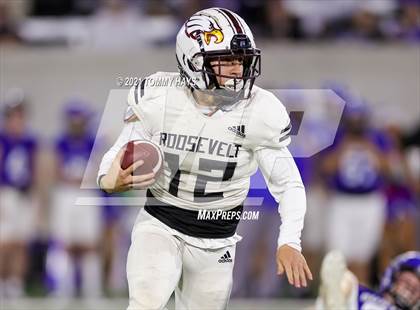 Thumbnail 2 in Roosevelt vs. Gunter (UIL 3A DII Semifinal) photogallery.