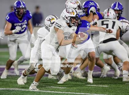 Thumbnail 1 in Roosevelt vs. Gunter (UIL 3A DII Semifinal) photogallery.
