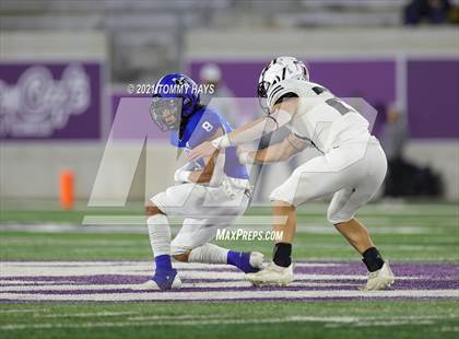 Thumbnail 1 in Roosevelt vs. Gunter (UIL 3A DII Semifinal) photogallery.