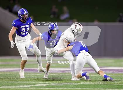 Thumbnail 1 in Roosevelt vs. Gunter (UIL 3A DII Semifinal) photogallery.