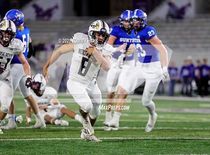 Thumbnail 3 in Roosevelt vs. Gunter (UIL 3A DII Semifinal) photogallery.