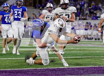 Thumbnail 1 in Roosevelt vs. Gunter (UIL 3A DII Semifinal) photogallery.