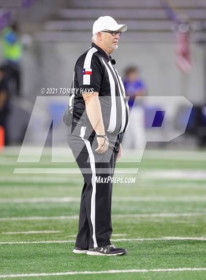 Thumbnail 3 in Roosevelt vs. Gunter (UIL 3A DII Semifinal) photogallery.