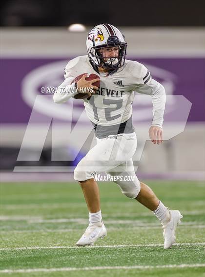 Thumbnail 2 in Roosevelt vs. Gunter (UIL 3A DII Semifinal) photogallery.