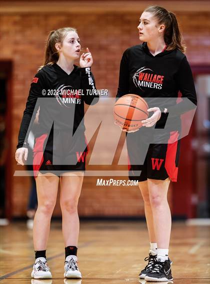 Thumbnail 3 in Wallace vs Lakeside (1AD1 District 1 Championship) photogallery.