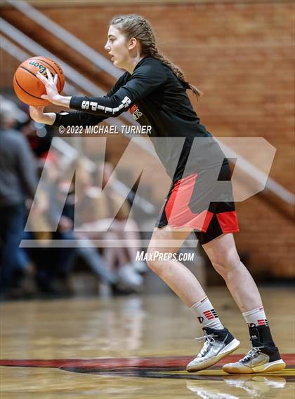 Thumbnail 2 in Wallace vs Lakeside (1AD1 District 1 Championship) photogallery.
