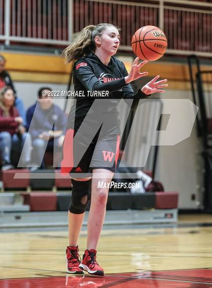 Thumbnail 2 in Wallace vs Lakeside (1AD1 District 1 Championship) photogallery.