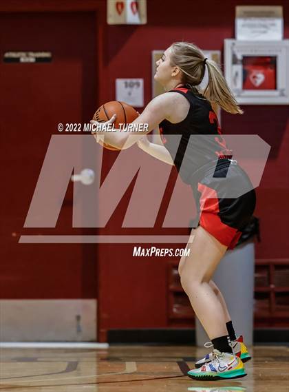Thumbnail 2 in Wallace vs Lakeside (1AD1 District 1 Championship) photogallery.