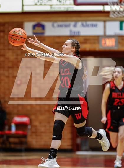 Thumbnail 3 in Wallace vs Lakeside (1AD1 District 1 Championship) photogallery.