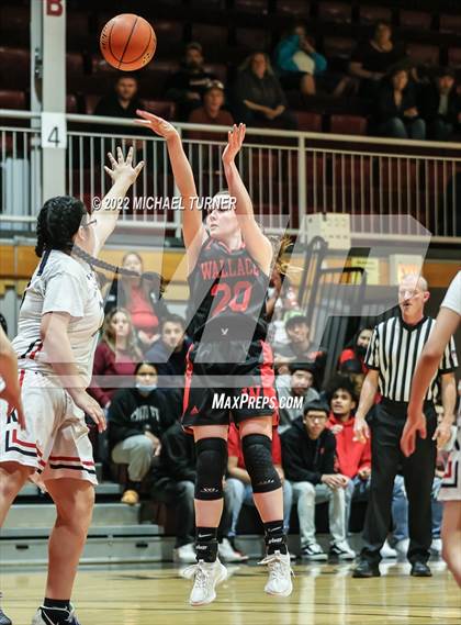 Thumbnail 3 in Wallace vs Lakeside (1AD1 District 1 Championship) photogallery.