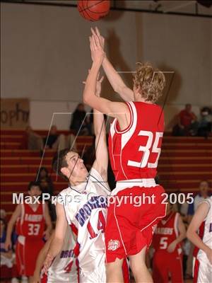 Thumbnail 2 in Regis Jesuit vs. Christian Brothers (Jesuit Father Barry Classic) photogallery.