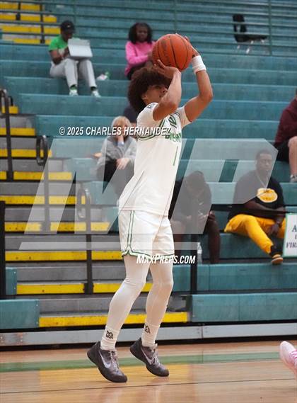 Thumbnail 1 in Tomball Memorial vs Brenham (Cub Classic) photogallery.