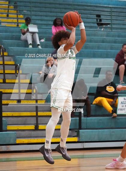 Thumbnail 2 in Tomball Memorial vs Brenham (Cub Classic) photogallery.