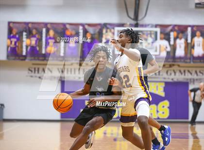 Thumbnail 2 in DeSoto Central vs. Murrah (MHSAA 6A Round 1) photogallery.