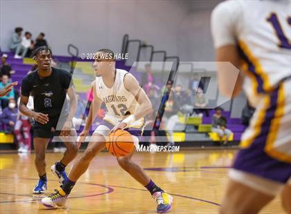 Thumbnail 1 in DeSoto Central vs. Murrah (MHSAA 6A Round 1) photogallery.