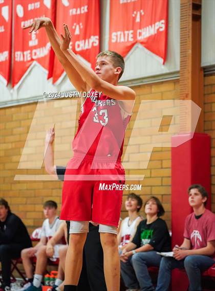 Thumbnail 2 in Tonopah vs Carlin photogallery.