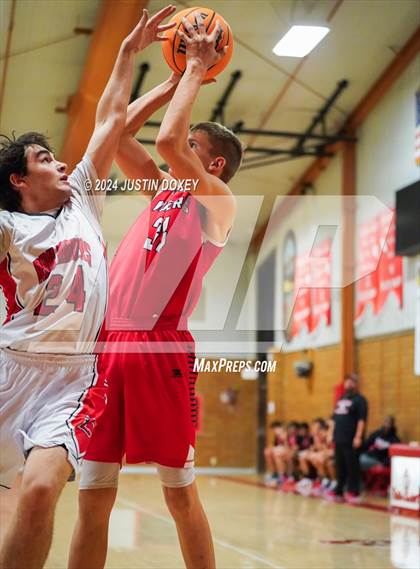 Thumbnail 1 in Tonopah vs Carlin photogallery.