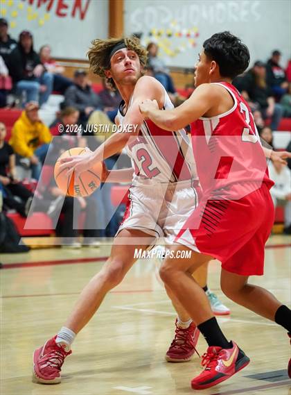 Thumbnail 2 in Tonopah vs Carlin photogallery.
