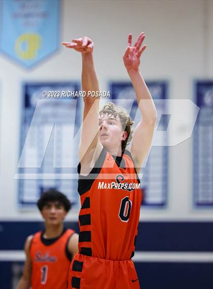 Thumbnail 3 in Selma vs. Tulare Union photogallery.