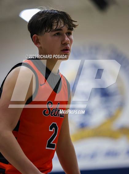 Thumbnail 3 in Selma vs. Tulare Union photogallery.