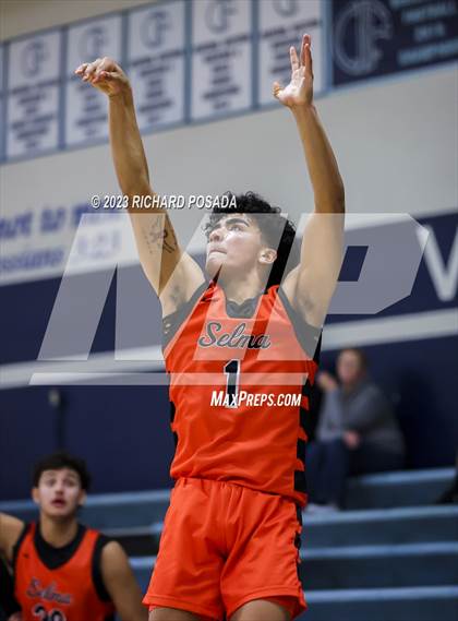 Thumbnail 1 in Selma vs. Tulare Union photogallery.