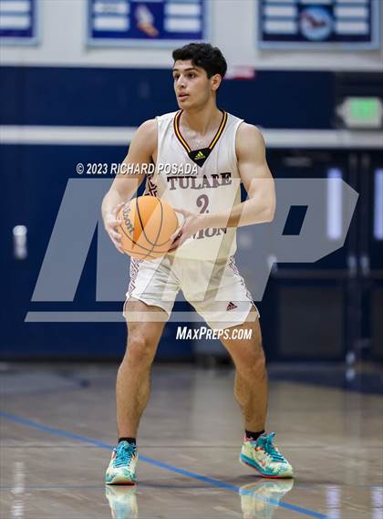 Thumbnail 2 in Selma vs. Tulare Union photogallery.