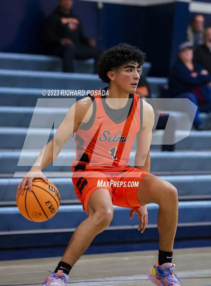 Thumbnail 2 in Selma vs. Tulare Union photogallery.