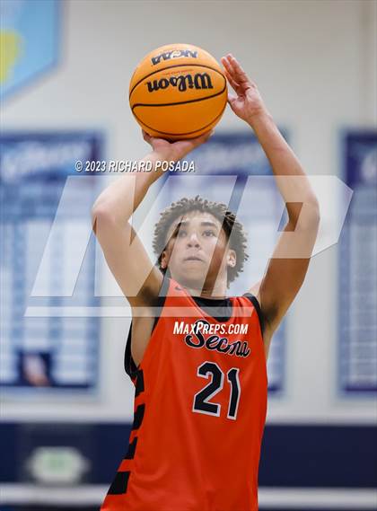Thumbnail 1 in Selma vs. Tulare Union photogallery.