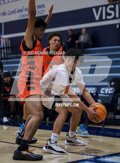 Thumbnail 3 in Selma vs. Tulare Union photogallery.