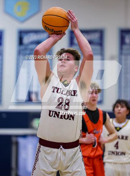 Thumbnail 1 in Selma vs. Tulare Union photogallery.