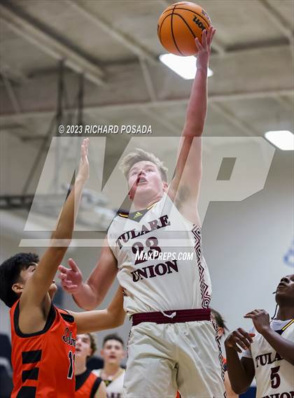 Thumbnail 3 in Selma vs. Tulare Union photogallery.