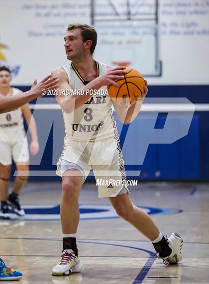 Thumbnail 3 in Selma vs. Tulare Union photogallery.