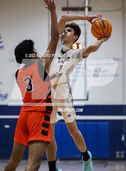 Thumbnail 2 in Selma vs. Tulare Union photogallery.