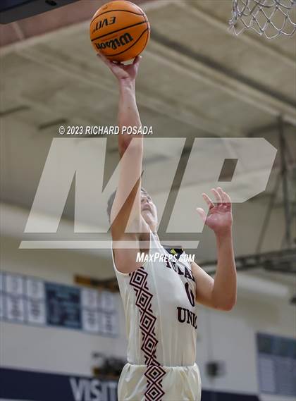 Thumbnail 2 in Selma vs. Tulare Union photogallery.